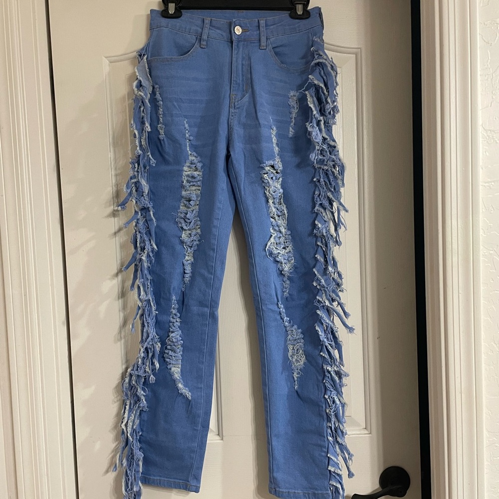 Women’s Distressed Fringe Skinny Jeans Size Small NWOT